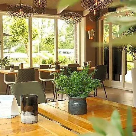 Droompark Spaarnwoude 酒店 3*